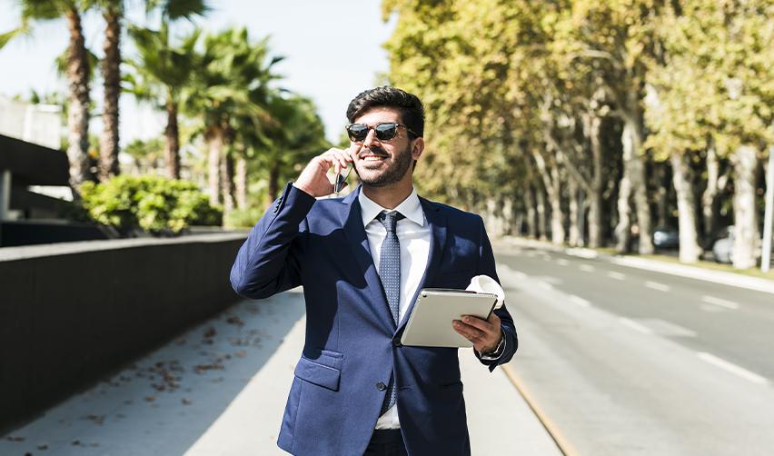 An Indian Eb5 investor discussing EB5 visa opportunities for Indian students on the go.